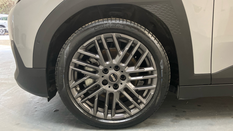 MINI Aceman 135kW E Classic 43kWh 5dr Auto Electric Hatchback